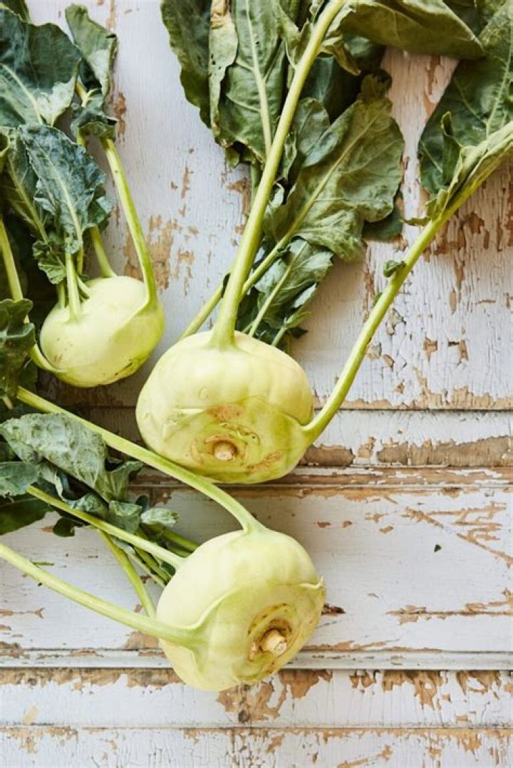 What color is kohlrabi