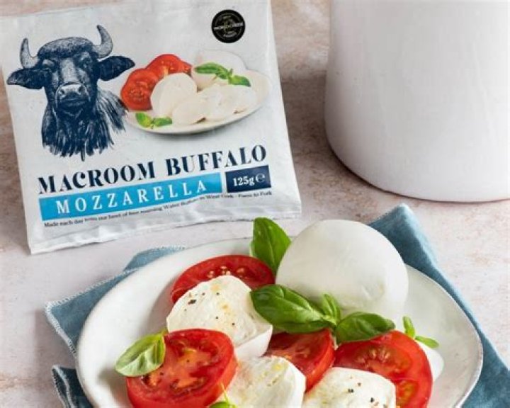 What does buffalo mozzarella look like